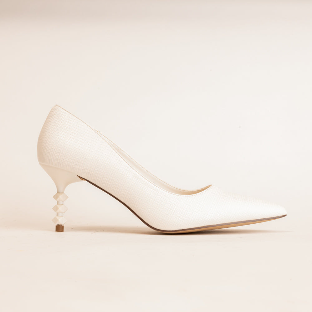 CAROL-Pumps in-White.