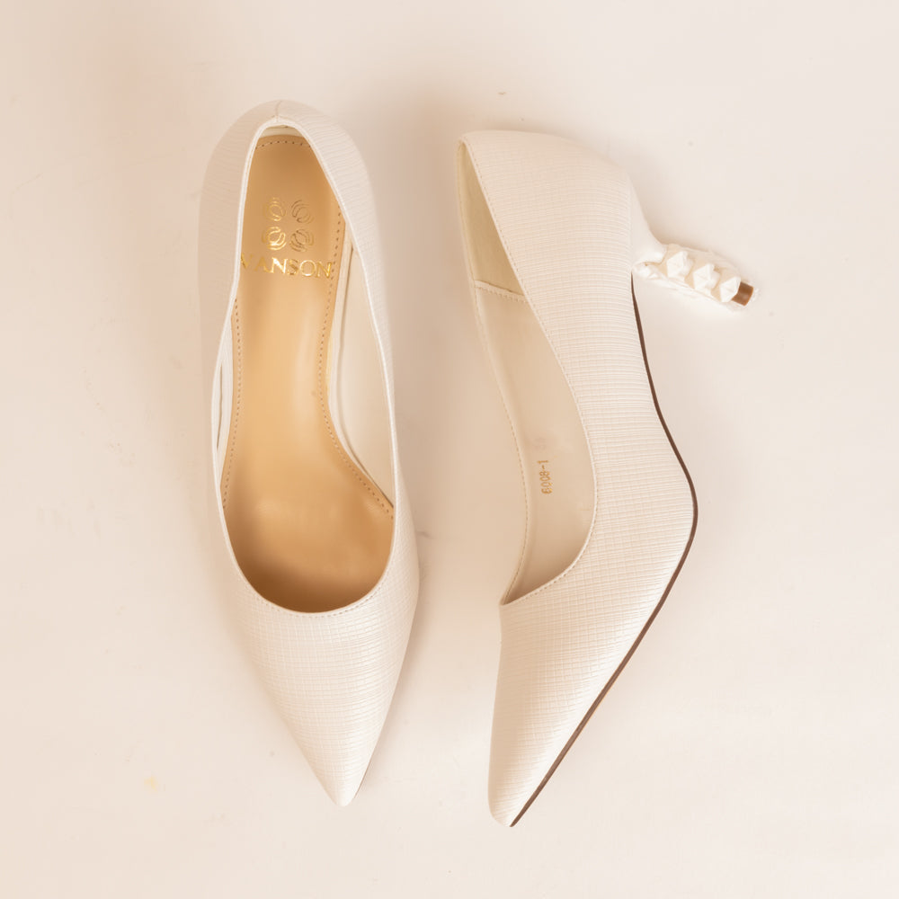 CAROL-Pumps in-White.