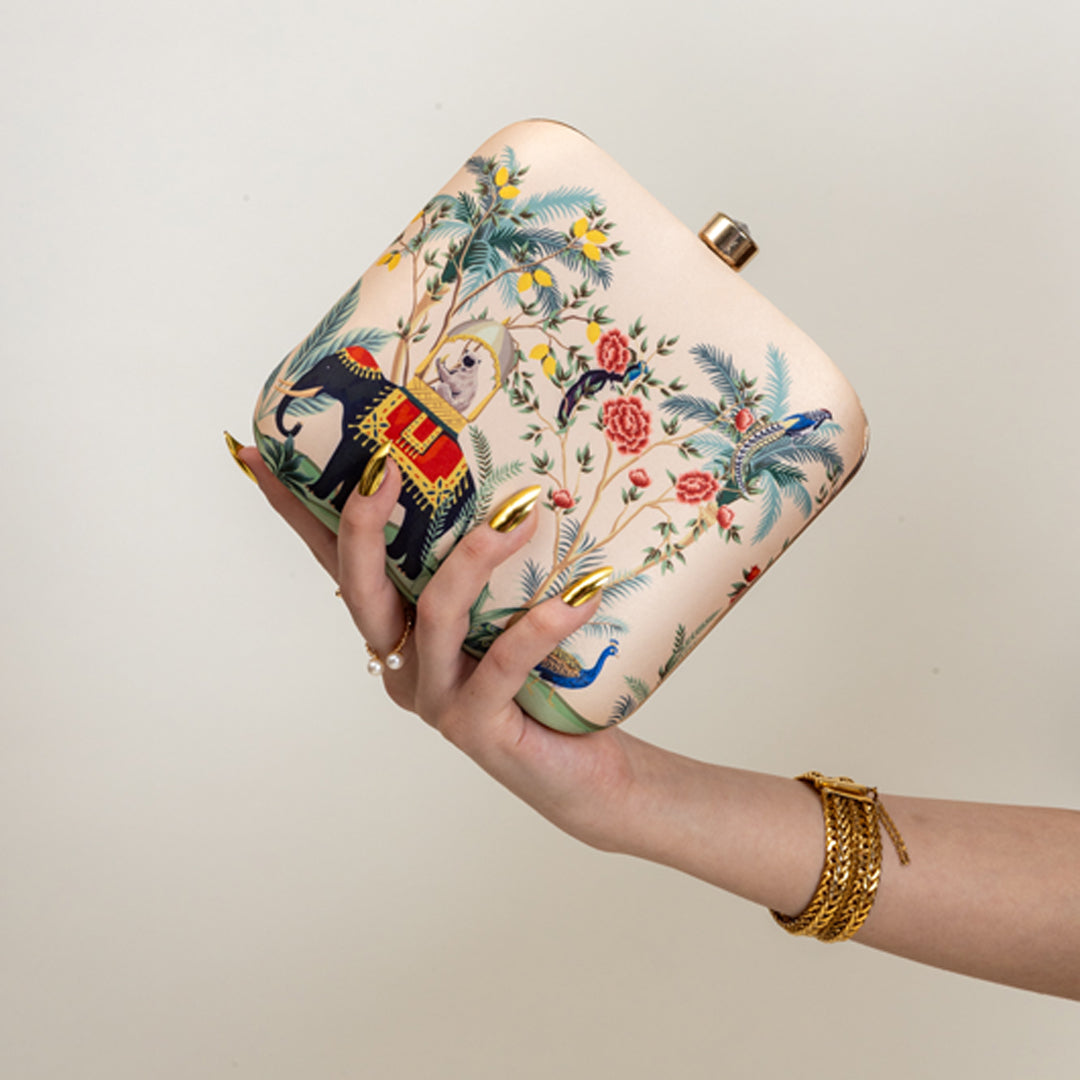 TROPICAL RIDE-Clutch in-Beige.