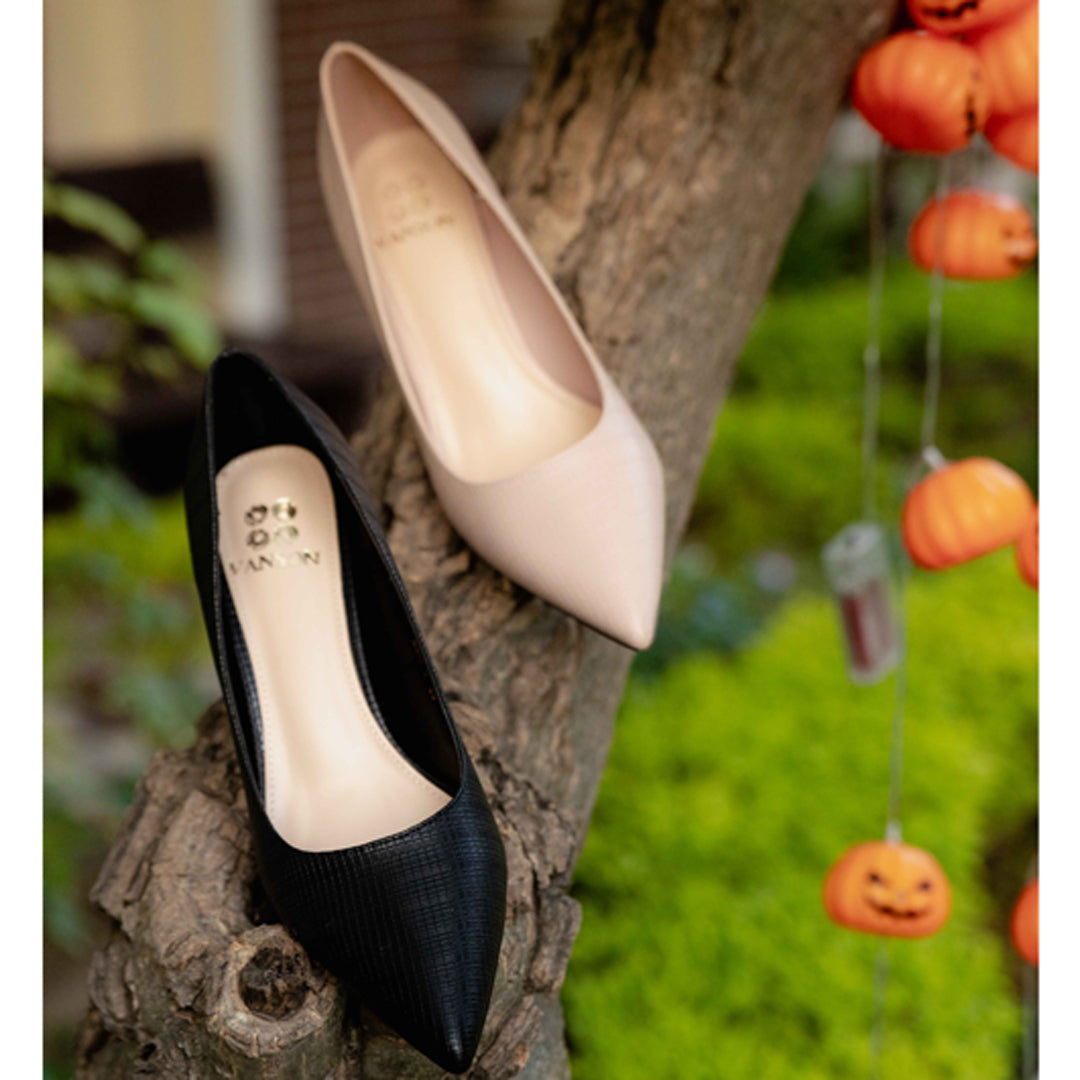 CAROL-Pumps in-Black.