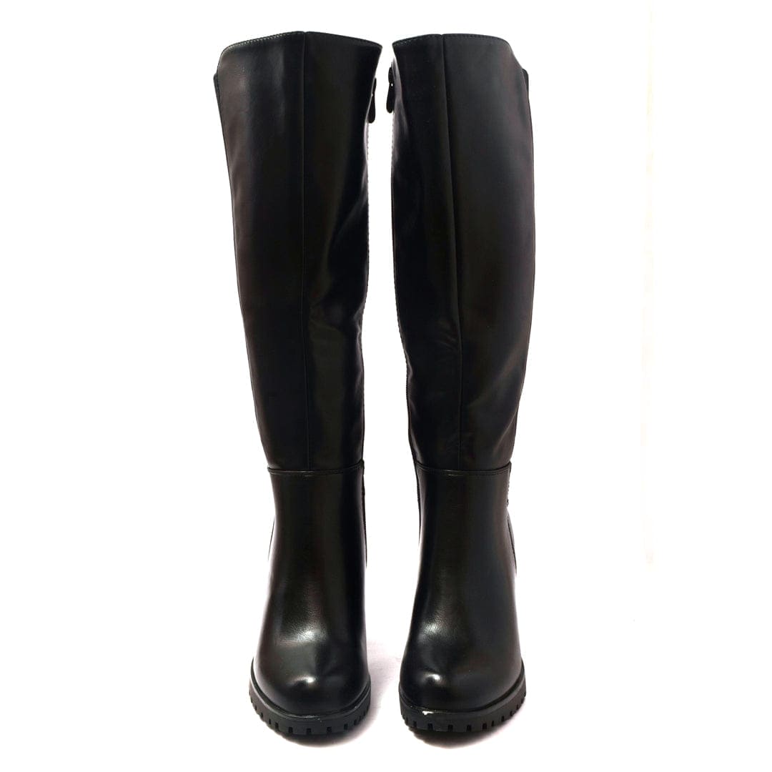 ARIANA- Boots in- Black.