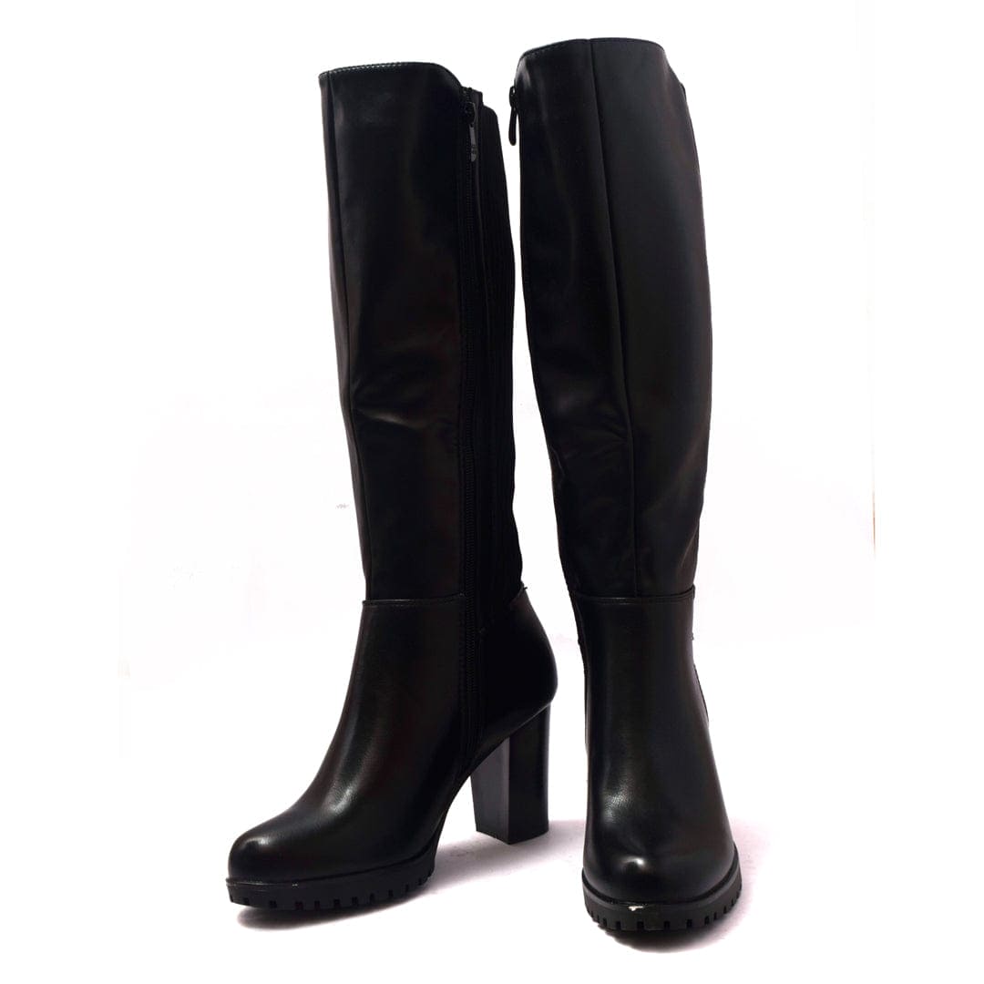 ARIANA- Boots in- Black.