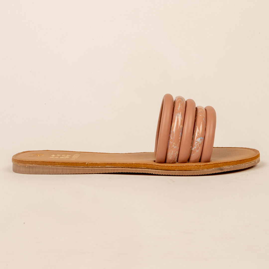 JENNY CALL- Regular Flats in-Peach.