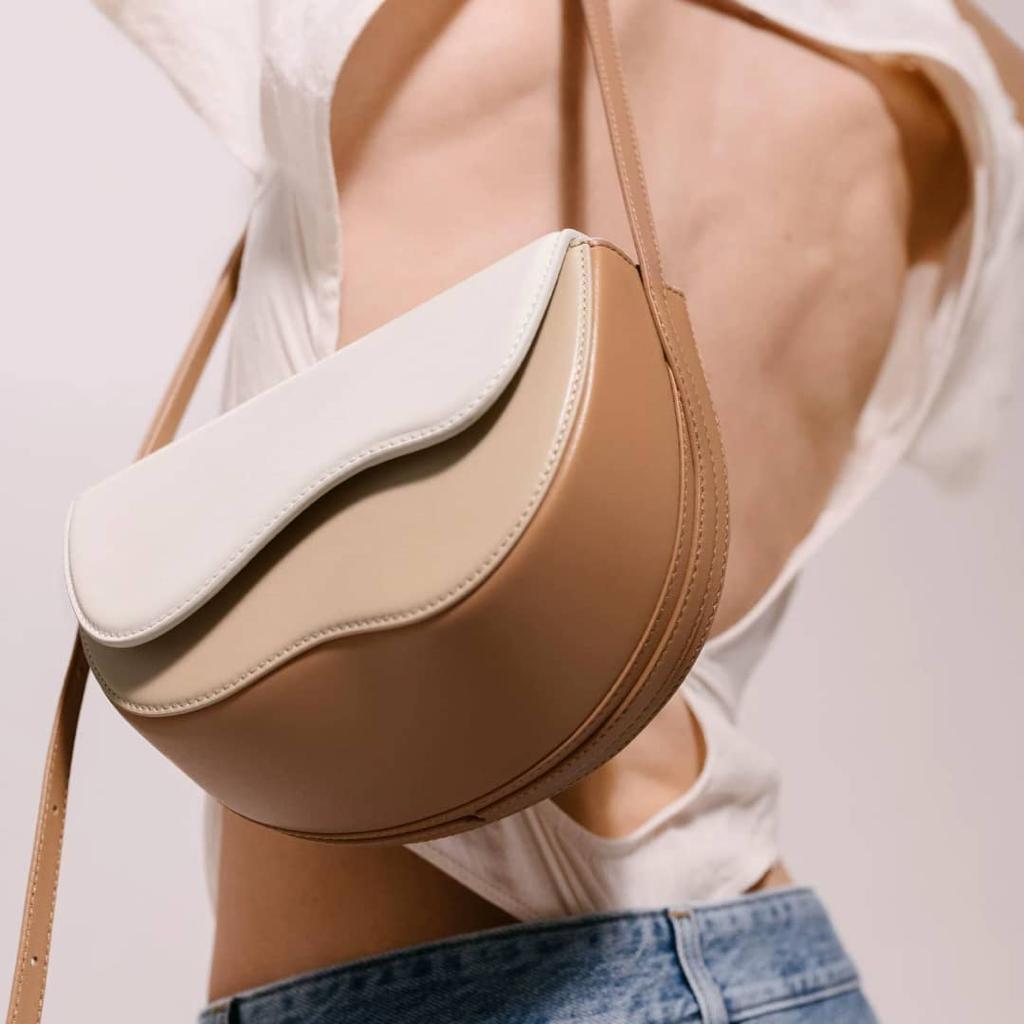 HIGH TIDE-Hand Bag in-White.