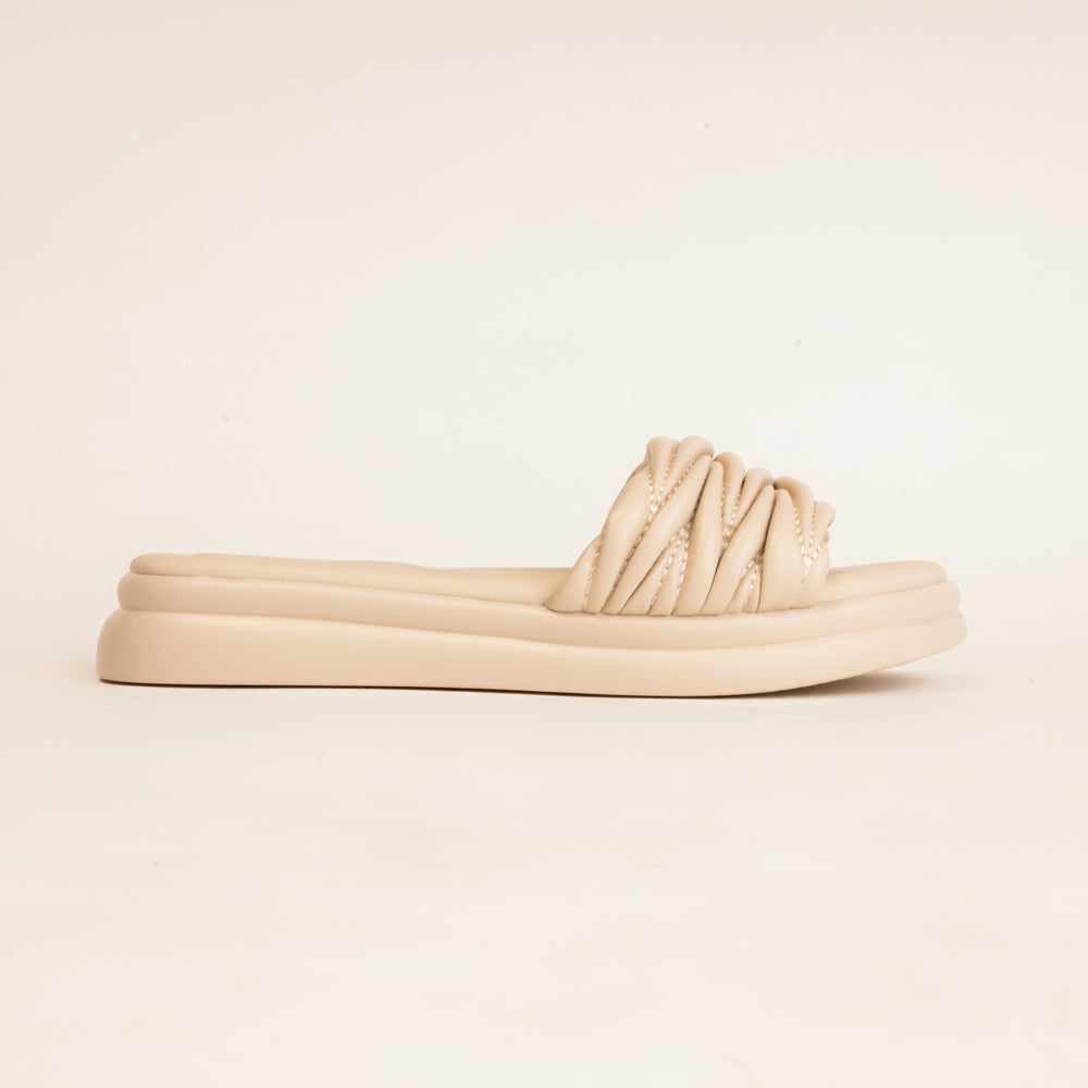 BEAUTY AND THE CREASE-Regular Flats in-Off White.
