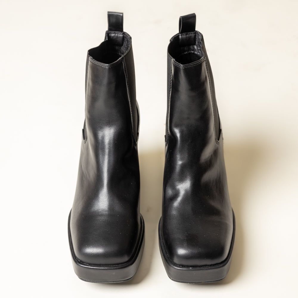 AUDRE-Boots in-Black.