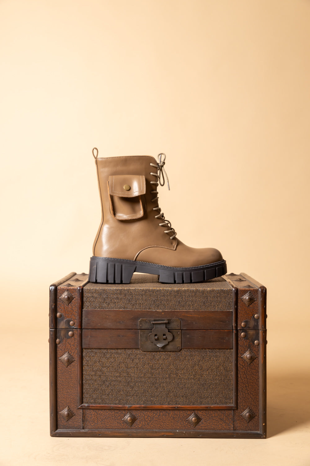 SNICKERDOODLE- pocket Boots in-Khaki.